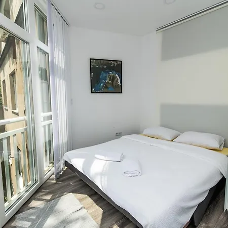 Modern In The Heart Of The Center! 塞拉耶佛