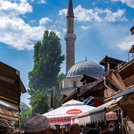 Modern In The Heart Of The Center!