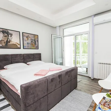 Modern In The Heart Of The Center! *