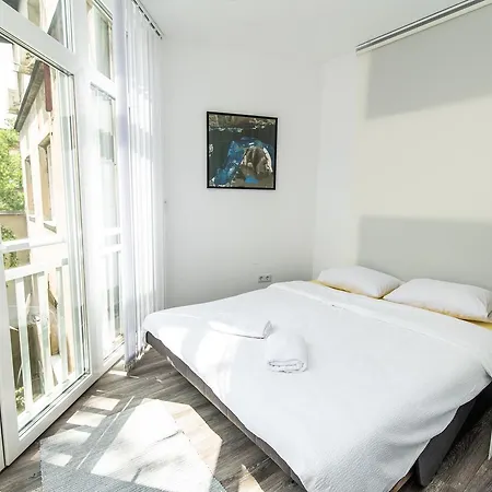 公寓 Modern In The Heart Of The Center!