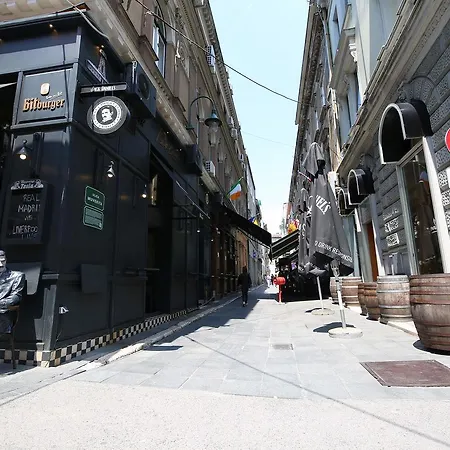 Modern In The Heart Of The Center! * Saraievo